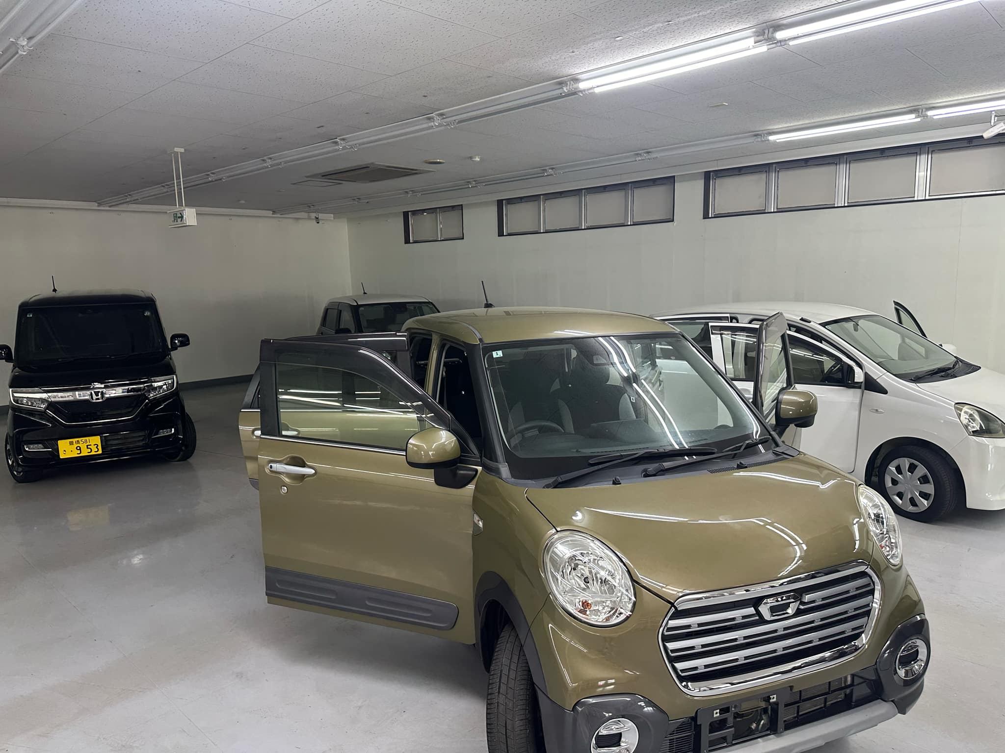 ニーズ第一★あなた好みの中古車を見つけませんか？の写真